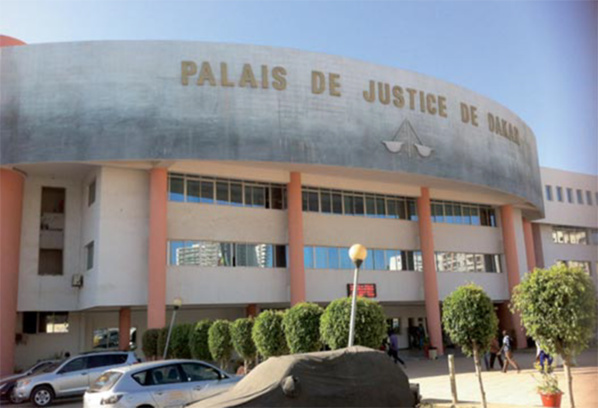 Occupation de l'espace public : Les mécaniciens établis en face du Palais de Justice ont 48 heures pour plier bagages Occupation de l'espace public : Les mécaniciens établis en face du Palais de Justice ont 48 heures pour plier bagages
