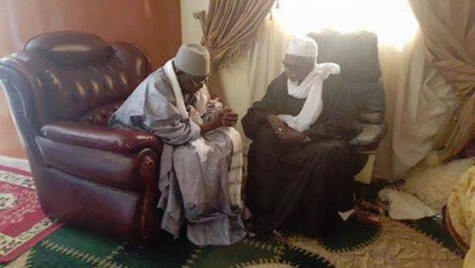 Touba : Al Amine a présenté les condoléances de la Hadara Tidjaniyya à Serigne Cheikh Sidy Mokhtar Mbacké Touba : Al Amine a présenté les condoléances de la Hadara Tidjaniyya à Serigne Cheikh Sidy Mokhtar Mbacké