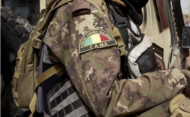 Mali: poursuite des combats pour la prise d'un camp armé dans le Nord Mali: poursuite des combats pour la prise d'un camp armé dans le Nord