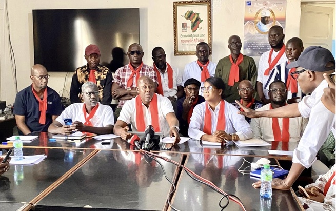 Ibrahima Sarr (SNTPT) sur la crise de La Poste : «Avant, le problème c’était la politique. Aujourd’hui, c’est l’oubli» Ibrahima Sarr (SNTPT) sur la crise de La Poste : «Avant, le problème c’était la politique. Aujourd’hui, c’est l’oubli»