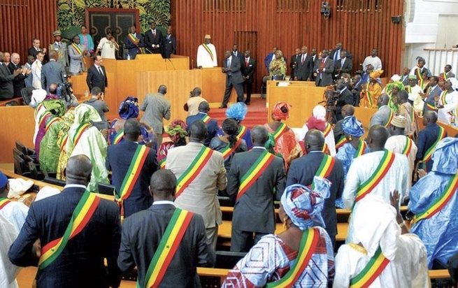 Député et maire à la fois : le cumul des mandats, atout contesté des territoires africains