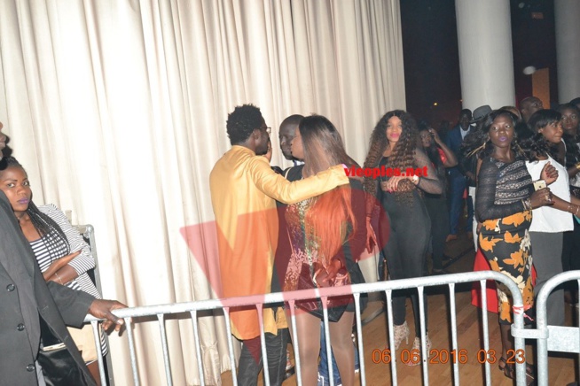 Papis Niang le réalisateur de Art bi management retrouve ses actrices à Paris. Papis Niang le réalisateur de Art bi management retrouve ses actrices à Paris.