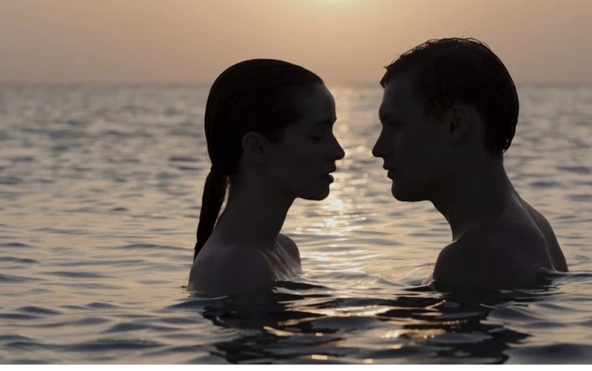 Faire l’amour dans l’eau : Les 4 précautions indispensables d’un sexologue pour éviter les mauvaises surprises