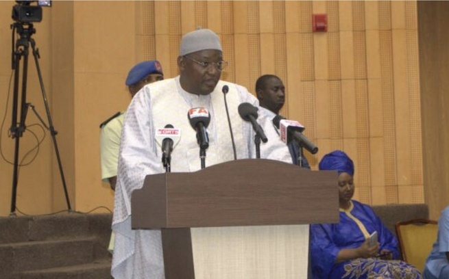 Présidentielle de 2026 en Gambie : Adama Barrow prophétise sa victoire et charge l’opposition