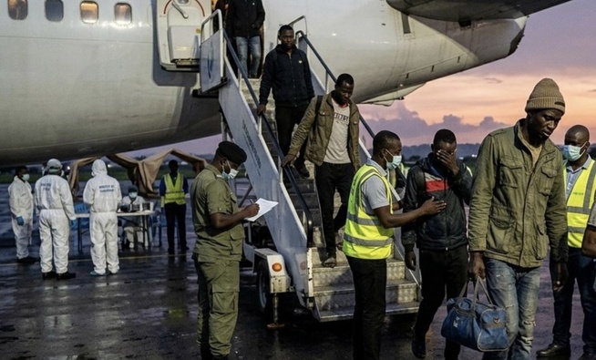 Répression de l'immigration aux USA : L'escale dakaroise au cœur des vols d'expulsion vers quatre pays africains Répression de l'immigration aux USA : L'escale dakaroise au cœur des vols d'expulsion vers quatre pays africains