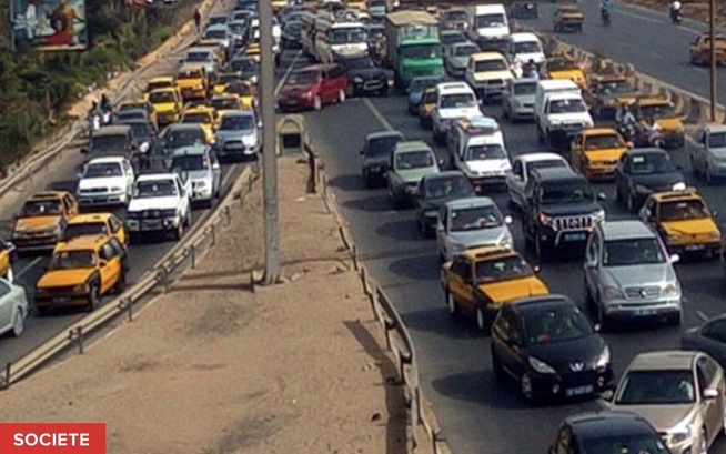 Autoroute de l'Avenir : Carambolage entre un bus et deux véhicules légers à hauteur de Sébikotane