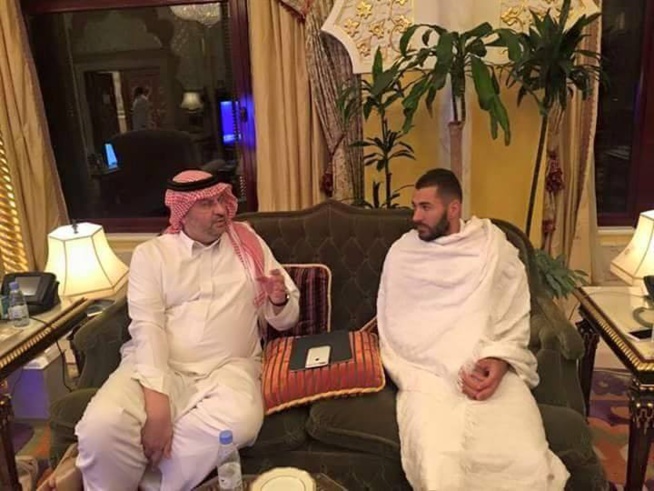 Photos: Karim Benzema en mode Oumra à la Mecque