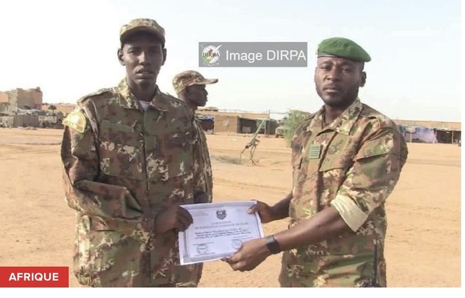 Réconciliation nationale au Mali : 37 anciens combattants originaires de Kidal rejoignent l’Armée