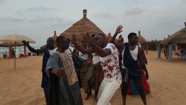 Exclusivité les premiėres images du tournage de la nouvelle vidéo du single Bada Doutt Bada de Pape Diouf. Regardez Exclusivité les premiėres images du tournage de la nouvelle vidéo du single Bada Doutt Bada de Pape Diouf. Regardez