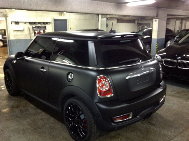 00 heures ce 6 juin - Boy Djinné vient de quitter Tamba à bord d’un minicar aux vitres teintées 00 heures ce 6 juin - Boy Djinné vient de quitter Tamba à bord d’un minicar aux vitres teintées