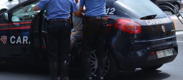 Italie : Un jeune "modou modou" arrêté pour agression sexuelle à Rome Italie : Un jeune "modou modou" arrêté pour agression sexuelle à Rome