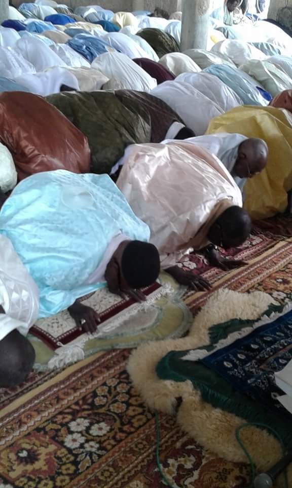 Les images de la célébration de l’Aid El Fitr à la grande mosquée de Touba en présence du Khalif général des Mourides