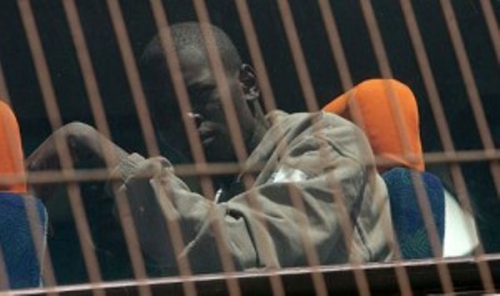 Encore un "Boy Jinné" ! Le nommé Amadou Diop, alpagué pour association de malfaiteurs , réussit à s'évader...au tribunal de Dakar Encore un "Boy Jinné" ! Le nommé Amadou Diop, alpagué pour association de malfaiteurs , réussit à s'évader...au tribunal de Dakar