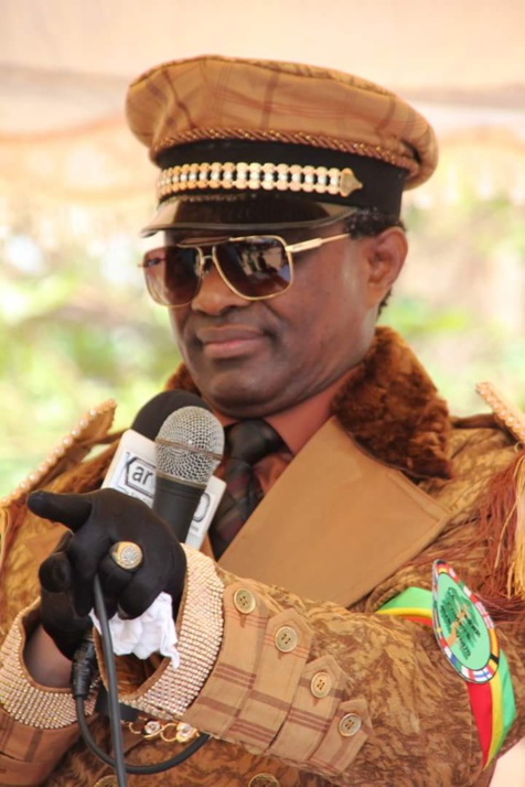 Kara, ses 666 poèmes écris en 66 jours et sa réflexion sur Cheikh Ahmadou Bamba Mbacké Kara, ses 666 poèmes écris en 66 jours et sa réflexion sur Cheikh Ahmadou Bamba Mbacké