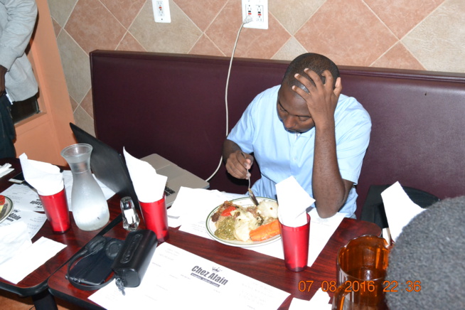Les images de l'arrivé de Pape Diouf, la génération consciente et Bay Babu à l'aéroport JFK de New York. Les images de l'arrivé de Pape Diouf, la génération consciente et Bay Babu à l'aéroport JFK de New York.
