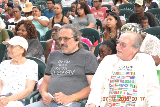 FESTIVAL HAVEN CONCERT SÉRIES: Pape Diouf porte très haut le drapeau du Sénégal dans la musique à Schnectady. FESTIVAL HAVEN CONCERT SÉRIES: Pape Diouf porte très haut le drapeau du Sénégal dans la musique à Schnectady.