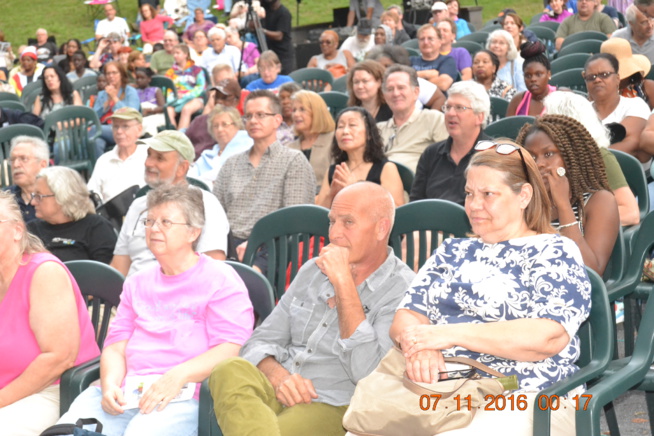 FESTIVAL HAVEN CONCERT SÉRIES: Pape Diouf porte très haut le drapeau du Sénégal dans la musique à Schnectady. FESTIVAL HAVEN CONCERT SÉRIES: Pape Diouf porte très haut le drapeau du Sénégal dans la musique à Schnectady.