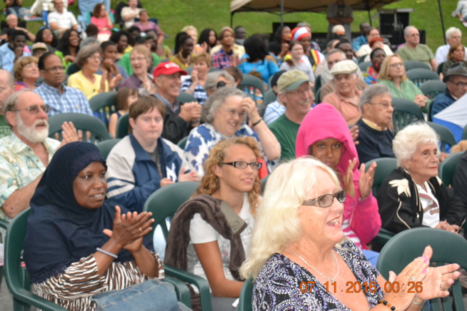FESTIVAL HAVEN CONCERT SÉRIES: Pape Diouf porte très haut le drapeau du Sénégal dans la musique à Schnectady. FESTIVAL HAVEN CONCERT SÉRIES: Pape Diouf porte très haut le drapeau du Sénégal dans la musique à Schnectady.