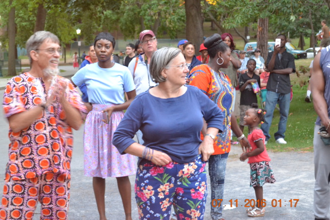 FESTIVAL HAVEN CONCERT SÉRIES: Pape Diouf porte très haut le drapeau du Sénégal dans la musique à Schnectady. FESTIVAL HAVEN CONCERT SÉRIES: Pape Diouf porte très haut le drapeau du Sénégal dans la musique à Schnectady.