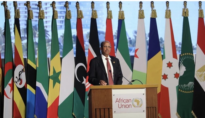 L'Union africaine rend hommage à l’écrivain sénégalais Cheikh Hamidou Kane
