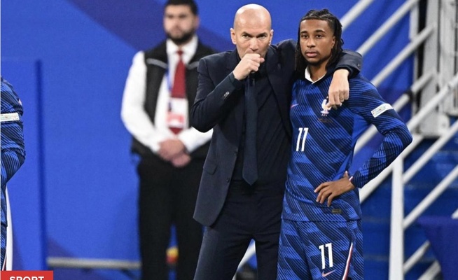 Zinédine Zidane après la victoire de la France contre la Belgique : « Ce soir c'est le foot, c'est ce qu'on aime » Zinédine Zidane après la victoire de la France contre la Belgique : « Ce soir c'est le foot, c'est ce qu'on aime »