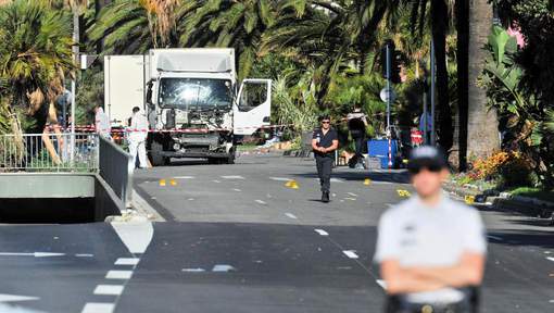 Attentat de Nice : Mohamed Bouhlel, un homme "pas très religieux" qui "aimait les filles et la salsa" Attentat de Nice : Mohamed Bouhlel, un homme "pas très religieux" qui "aimait les filles et la salsa"