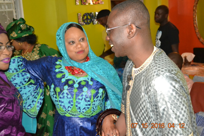 La surprise de la grande dame Adja Astou Kane Faye Smith et ses amies à Pape Diouf à New York. La surprise de la grande dame Adja Astou Kane Faye Smith et ses amies à Pape Diouf à New York.