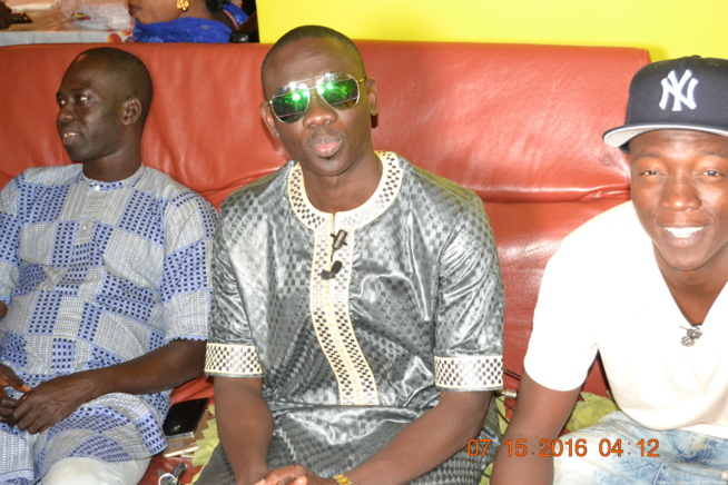 La surprise de la grande dame Adja Astou Kane Faye Smith et ses amies à Pape Diouf à New York. La surprise de la grande dame Adja Astou Kane Faye Smith et ses amies à Pape Diouf à New York.