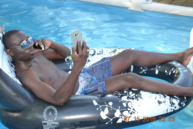 VIDEO. Regardez comment Pape Diouf et sa génération consciente se distraient dans la piscine à New Jersey avant de rallier Chicago le 16,17 Festival Madison Marquette et le 18 july Festival Winconsi.