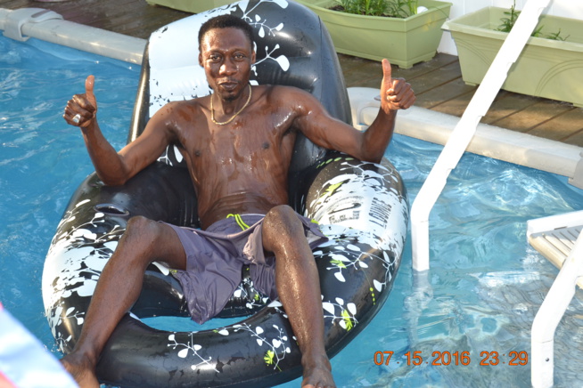 VIDEO. Regardez comment Pape Diouf et sa génération consciente se distraient dans la piscine à New Jersey avant de rallier Chicago le 16,17 Festival Madison Marquette et le 18 july Festival Winconsi.