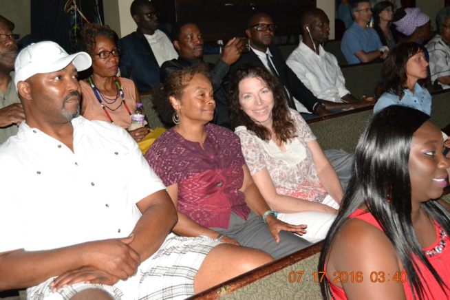 Pape Diouf met le feu à Old Town School Music de Chicago après Baba Maal et Youssou Ndour. Pape Diouf met le feu à Old Town School Music de Chicago après Baba Maal et Youssou Ndour.