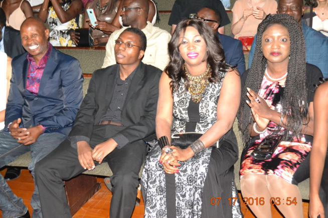 Pape Diouf met le feu à Old Town School Music de Chicago après Baba Maal et Youssou Ndour. Pape Diouf met le feu à Old Town School Music de Chicago après Baba Maal et Youssou Ndour.