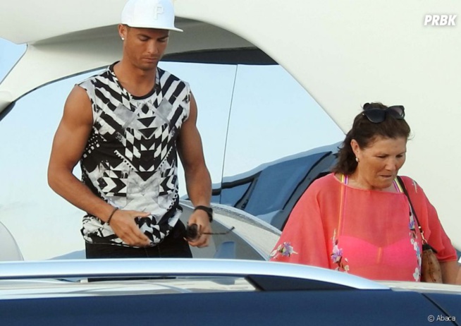 Cristiano Ronaldo se repose en famille à Ibiza… à quelques mètres de Lionel Messi !
