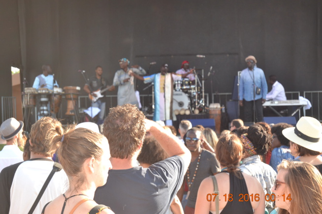 VIDÉO + PHOTOS : PAPE DIOUF ENFLAMME LE FESTIVAL MADISON WIsCONSIN DEVANT 27000 PERSONNES.