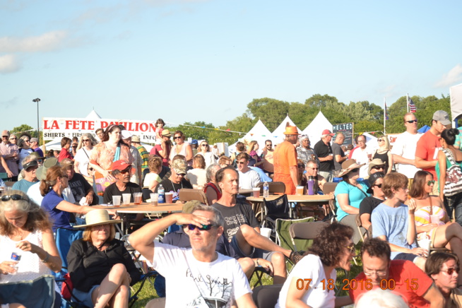 VIDÉO + PHOTOS : PAPE DIOUF ENFLAMME LE FESTIVAL MADISON WIsCONSIN DEVANT 27000 PERSONNES. VIDÉO + PHOTOS : PAPE DIOUF ENFLAMME LE FESTIVAL MADISON WIsCONSIN DEVANT 27000 PERSONNES.