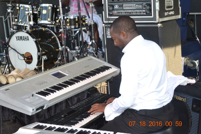 VIDÉO + PHOTOS : PAPE DIOUF ENFLAMME LE FESTIVAL MADISON WIsCONSIN DEVANT 27000 PERSONNES.