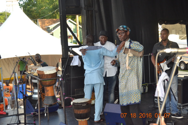 VIDÉO + PHOTOS : PAPE DIOUF ENFLAMME LE FESTIVAL MADISON WIsCONSIN DEVANT 27000 PERSONNES.