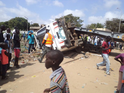 Linguère : Une collision entre deux véhicules fait 2 morts et une vingtaine de blessés Linguère : Une collision entre deux véhicules fait 2 morts et une vingtaine de blessés