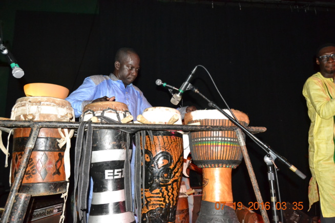 New African Production INC présente Pape DIOUF au Cadar Center de Minneapolis. Regardez