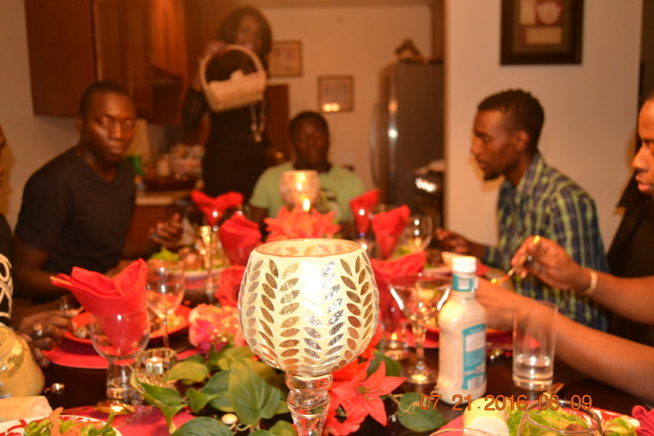 VIDEO: Diner royal de Pape Diouf et sa génération consciente à Chicago. Regardez VIDEO: Diner royal de Pape Diouf et sa génération consciente à Chicago. Regardez