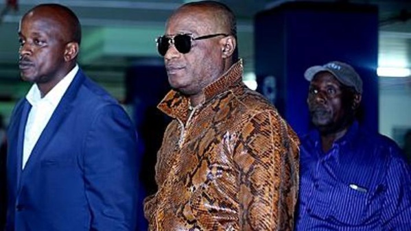 Dernière minute: Koffi Olomide arrêté à Nairobi Dernière minute: Koffi Olomide arrêté à Nairobi