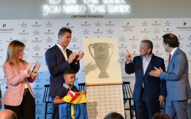 Portugal : Le premier hôtel “CR7” ouvre à Madère, qui rebaptise son aéroport “Cristiano Ronaldo” Portugal : Le premier hôtel “CR7” ouvre à Madère, qui rebaptise son aéroport “Cristiano Ronaldo”