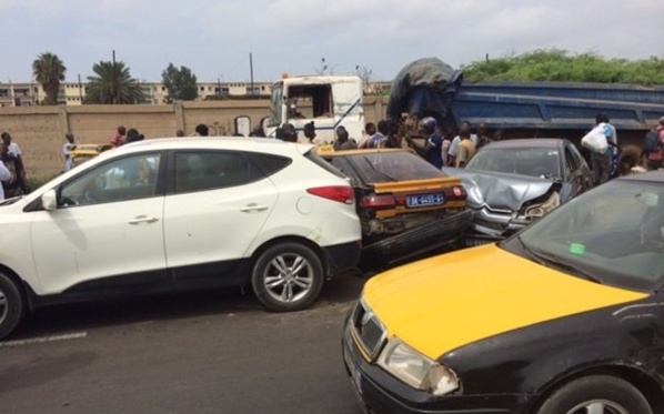 HOMICIDE INVOLONTAIRE : Le chauffeur de Taxi Moussa Sène écope d’un an ferme pour avoir provoqué un accident ayant causé mort d’homme HOMICIDE INVOLONTAIRE : Le chauffeur de Taxi Moussa Sène écope d’un an ferme pour avoir provoqué un accident ayant causé mort d’homme