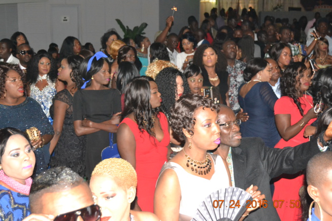 Atlanta: Pape Diouf démontre une force spectaculaire et réussit ce que le roi Youssou Ndour n'a pas réussit ces 5 dernières années aux USA. Atlanta: Pape Diouf démontre une force spectaculaire et réussit ce que le roi Youssou Ndour n'a pas réussit ces 5 dernières années aux USA.