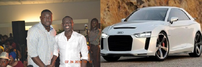 Pape Gora Samb l'homme d'affaires Sénégalais d'Atlanta offre une voiture à Pape Diouf pour son anniversaire.