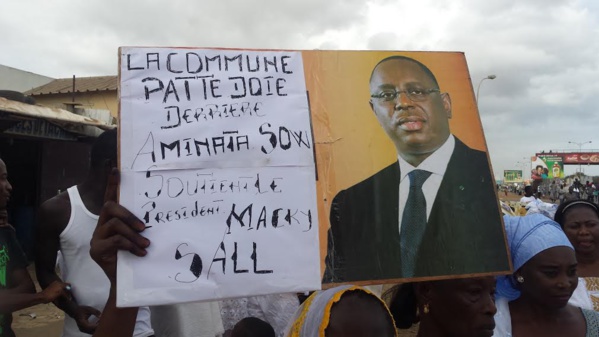 Accueil de Macky Sall à la Patte d’Oie - Aminata Sow du FNCF en première ligne quand la presse n’en a que pour El Pistolero Accueil de Macky Sall à la Patte d’Oie - Aminata Sow du FNCF en première ligne quand la presse n’en a que pour El Pistolero