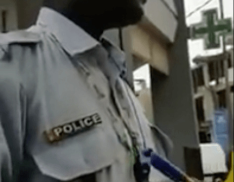 Corruption d'un agent en service : Le policier identifié, les auteurs de la vidéo traqués Corruption d'un agent en service : Le policier identifié, les auteurs de la vidéo traqués