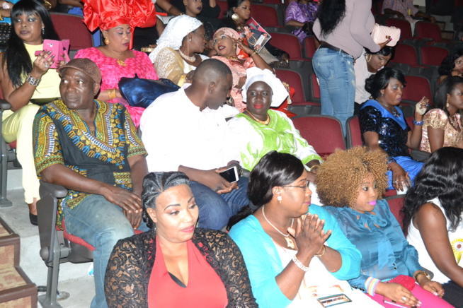 AMERICAN TOUR: Pape Diouf demontre sa force à Rhode Island avec l'association des cadres de l'APR. AMERICAN TOUR: Pape Diouf demontre sa force à Rhode Island avec l'association des cadres de l'APR.