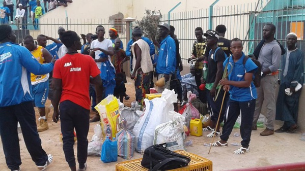 Pourquoi Balla Guèye et Sa Thiès pleurent après avoir humilié Siteu et fait mentir la voyante Selbè Ndome… Pourquoi Balla Guèye et Sa Thiès pleurent après avoir humilié Siteu et fait mentir la voyante Selbè Ndome…