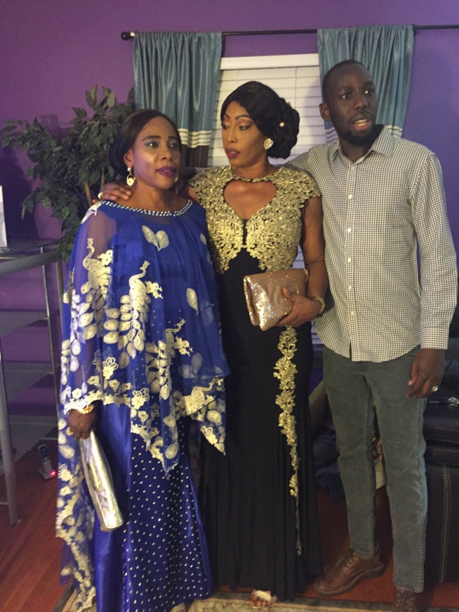 Satou Diaw et Ndeye Arame Diaw les sœurs de Pape Bocar Diouf chantées par Pape Diouf à Washington. Regardez Satou Diaw et Ndeye Arame Diaw les sœurs de Pape Bocar Diouf chantées par Pape Diouf à Washington. Regardez